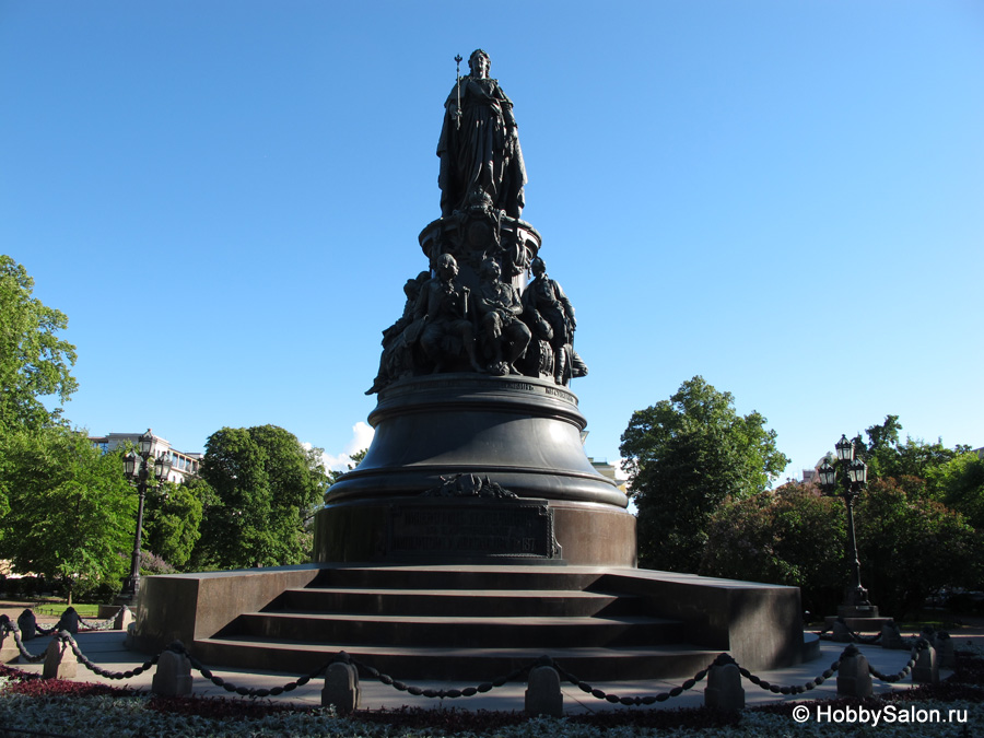 Памятник Екатерине II в Санкт-Петербурге
