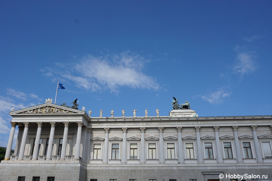 Здание парламента в Вене