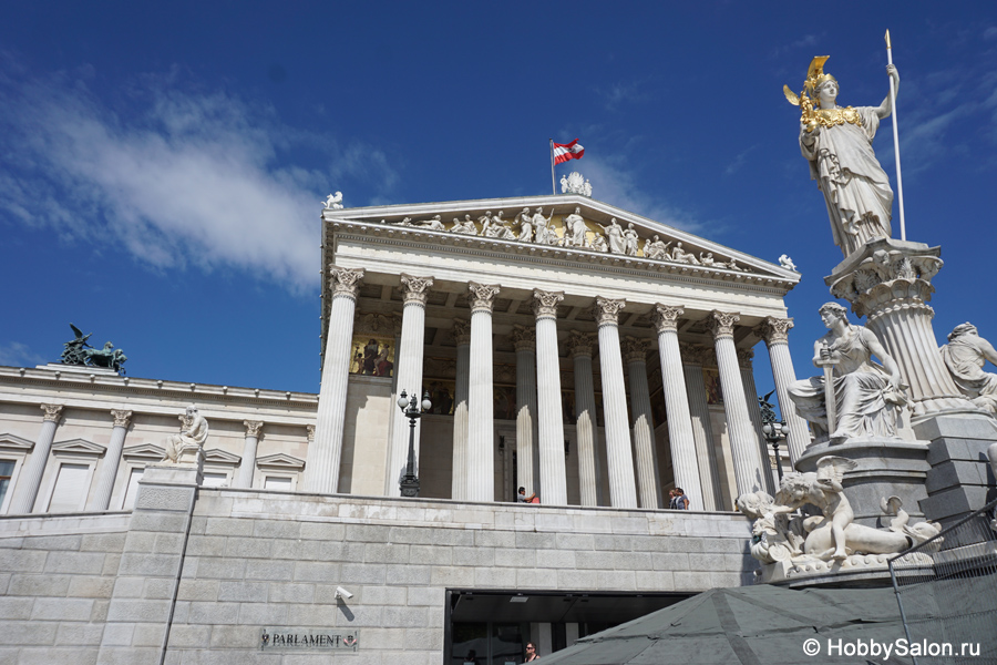 Здание парламента в Вене