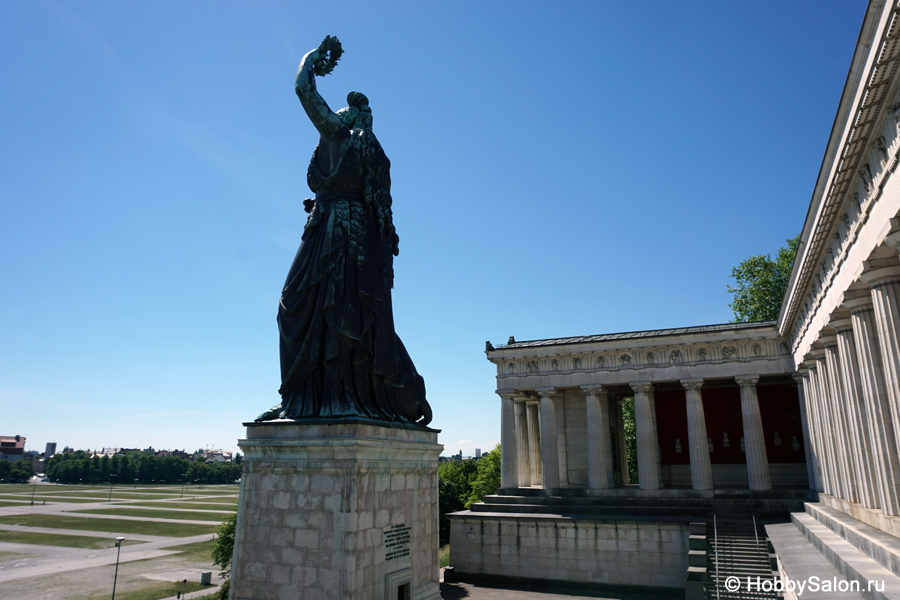 Зал славы «Румесхалле» и статуя «Бавария»