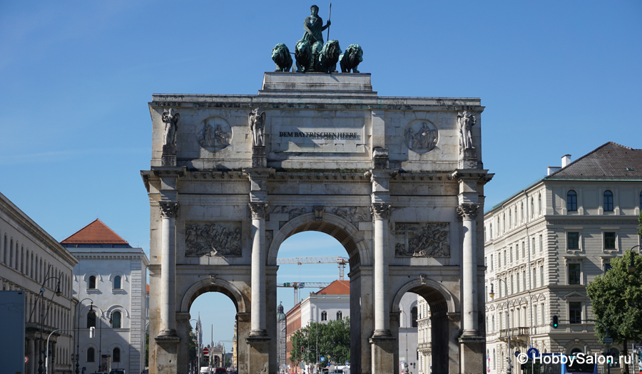 Триумфальная арка - Ворота Победы