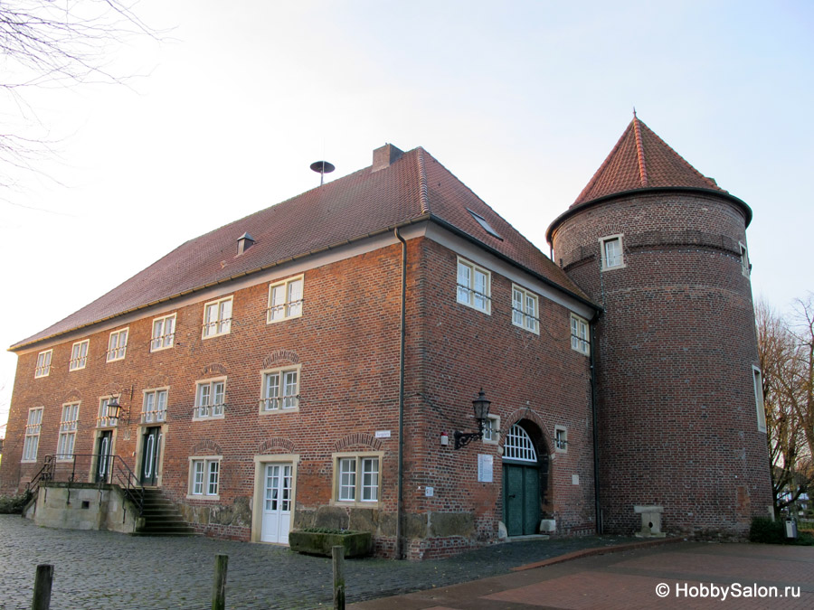 Крепость Рамсдорф (нем. Burg Ramsdorf)