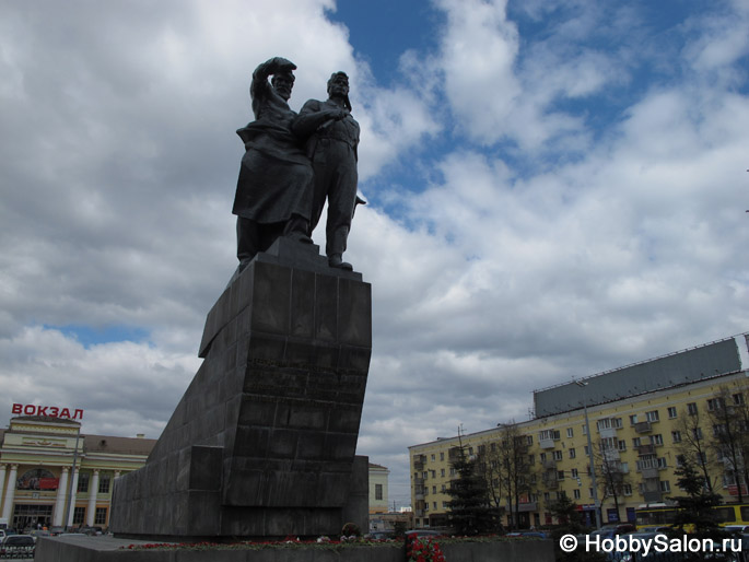 Памятник воинам Уральского добровольческого танкового корпуса в Екатеринбурге