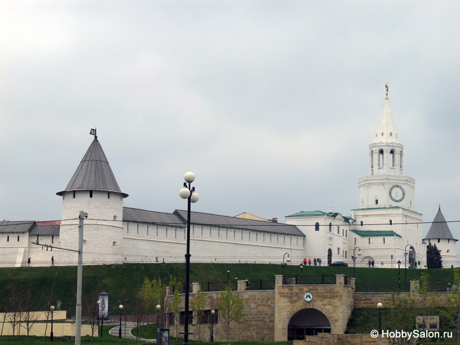 Станция метро «Кремлевская»