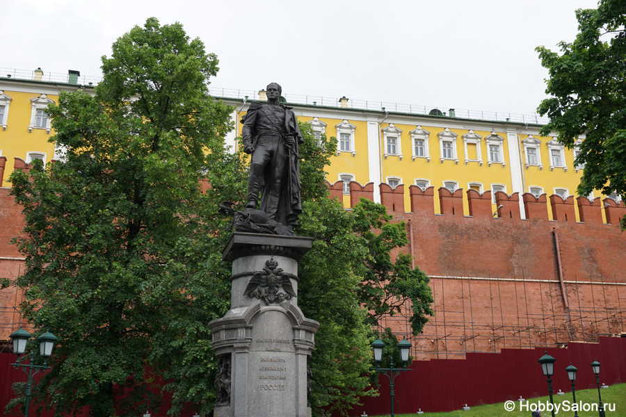Памятник Александру I в Александровском саду