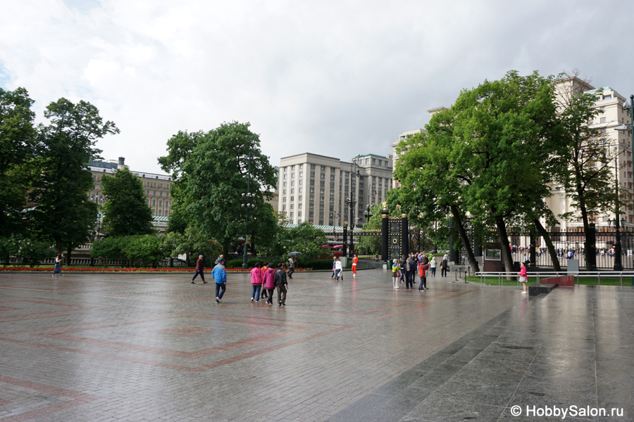 Александровский сад в Москве