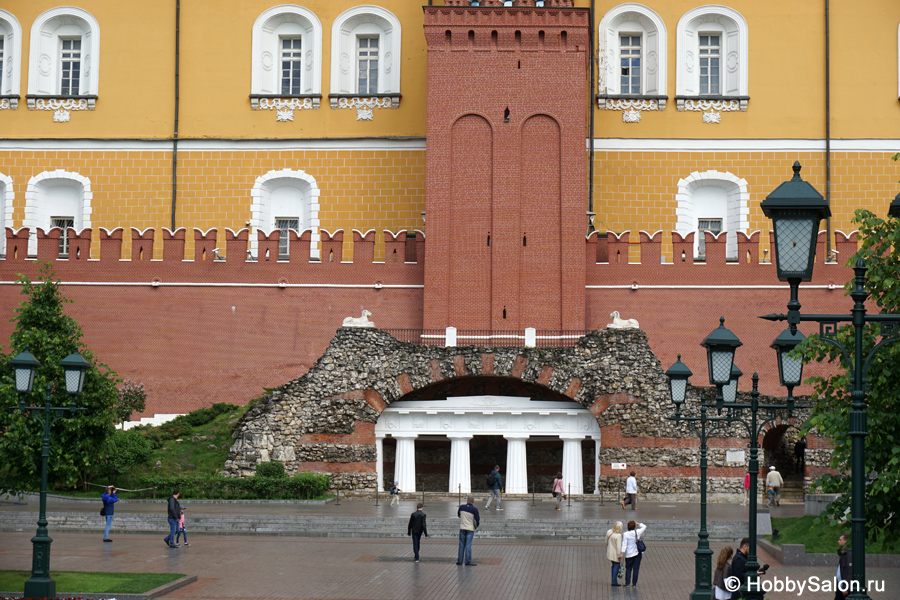 Итальянский грот в Александровском саду