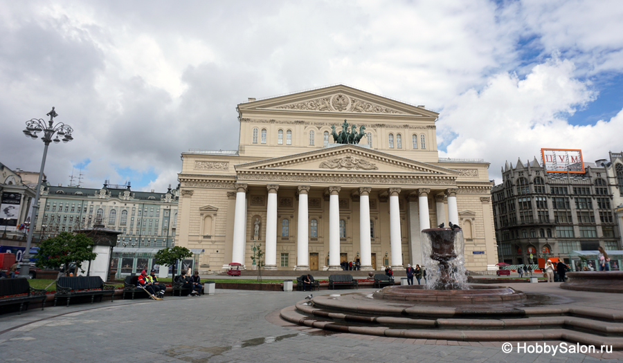 Театральная площадь в Москве