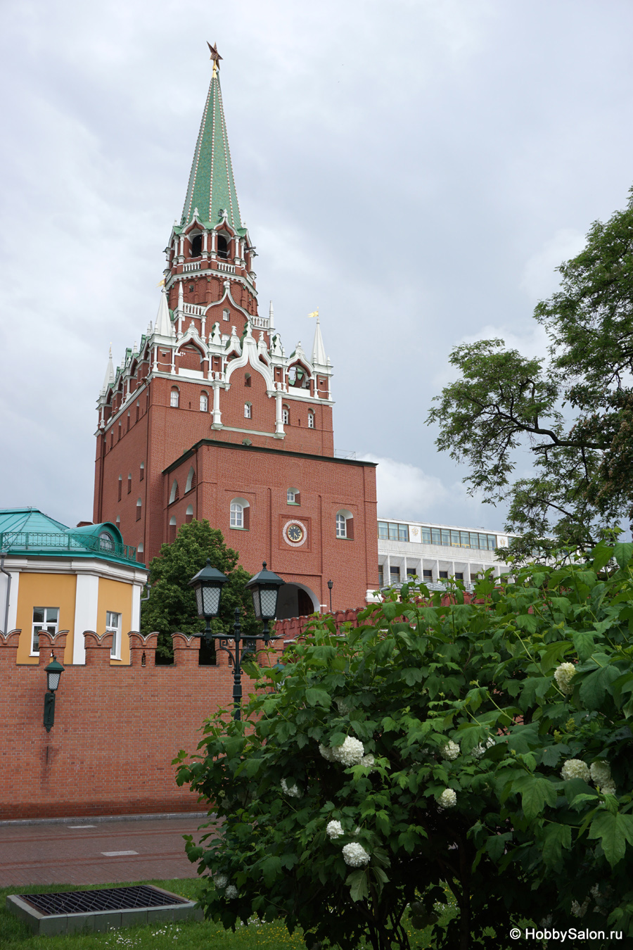 Троицкая башня в Москве