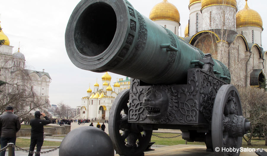 Царь-пушка в Московском Кремле