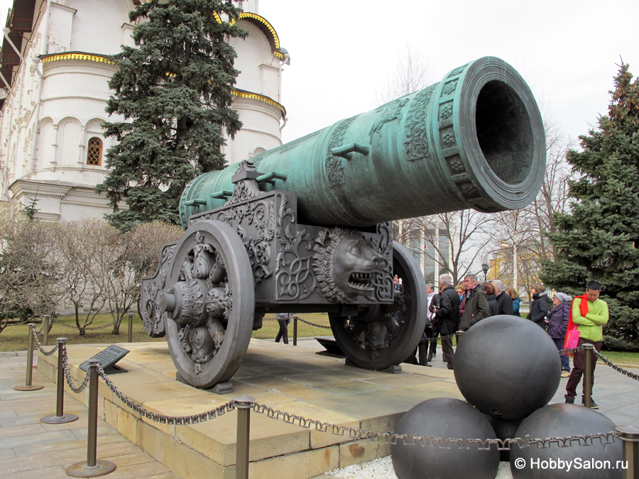 Царь-пушка в Московском Кремле. Фото
