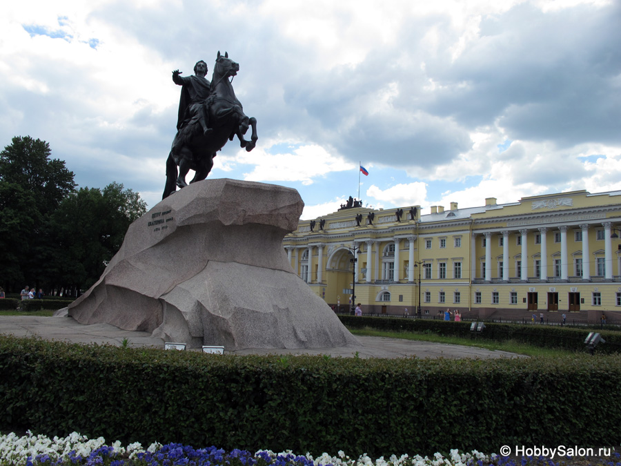 Медный всадник, памятник Петру I