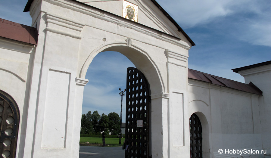 Святые ворота Софийского двора